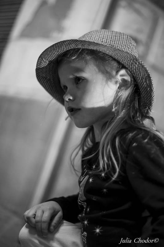 dziecięce sesje zdjęciowe, sesje zdjęciowe dla dzieci, fotografia dziecięca, sesje noir, fot. Julia Chodor
